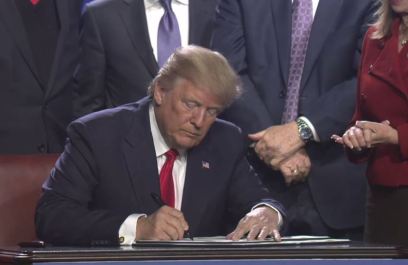 Trump signing 2